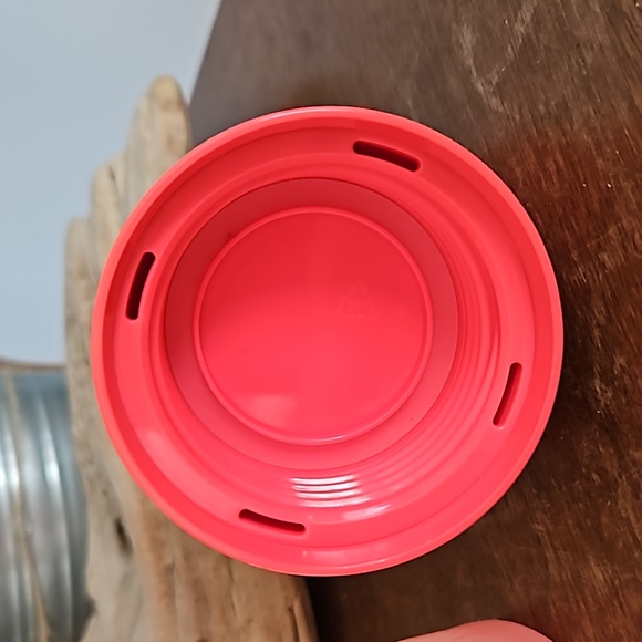 Lululemon LOVE YOGA Silicone Sleeve Glass Water Bottle - Picture 6 of 7